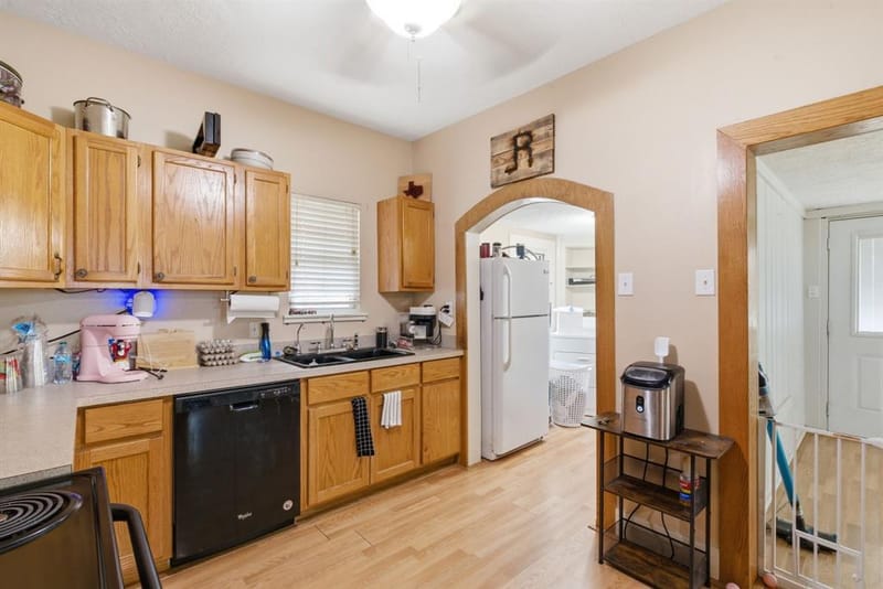 525 S Austin Street, De Leon TX 76444 - Photo 9