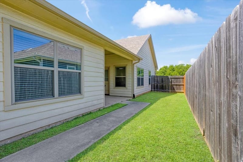 1226 W Elm Street, Denison TX 75020 - Photo 27