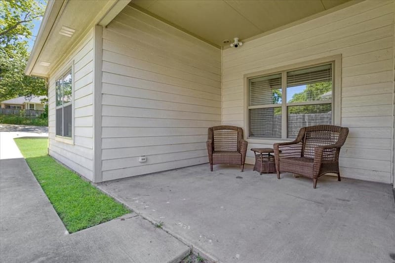 1226 W Elm Street, Denison TX 75020 - Photo 26