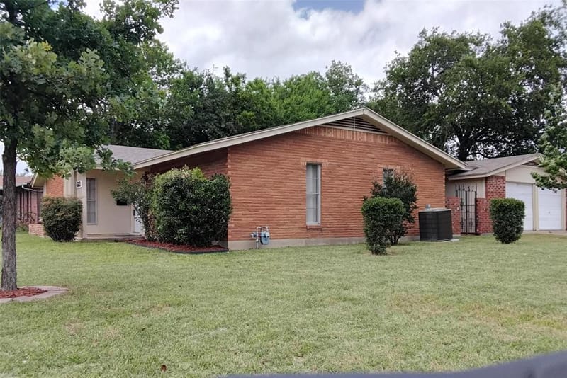 423 Columbia Circle, Irving TX 75062 - Photo 6