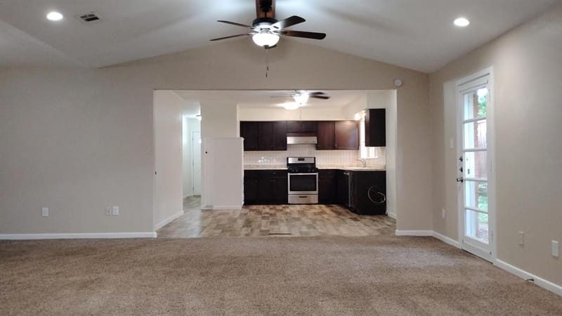 423 Columbia Circle, Irving TX 75062 - Photo 12