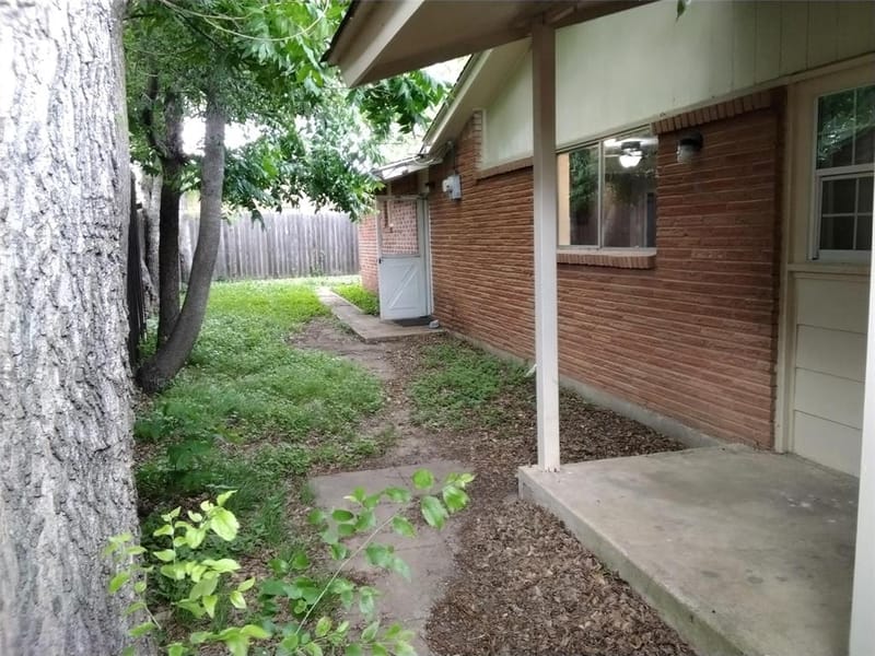 423 Columbia Circle, Irving TX 75062 - Photo 33