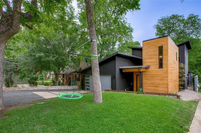 8926 Groveland Drive, Dallas TX 75218 - Photo 2