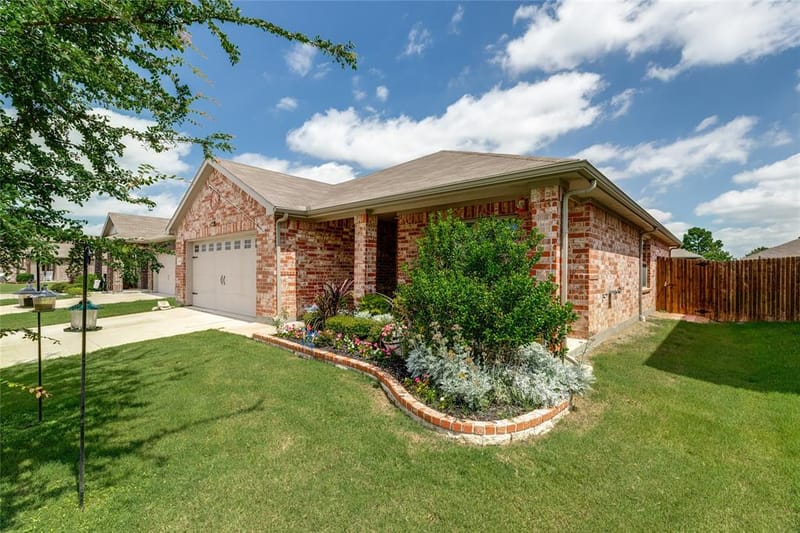 816 Ravenwood Lane, Van Alstyne TX 75495 - Photo 5