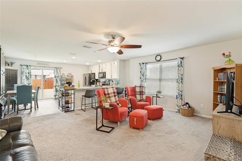 816 Ravenwood Lane, Van Alstyne TX 75495 - Photo 9