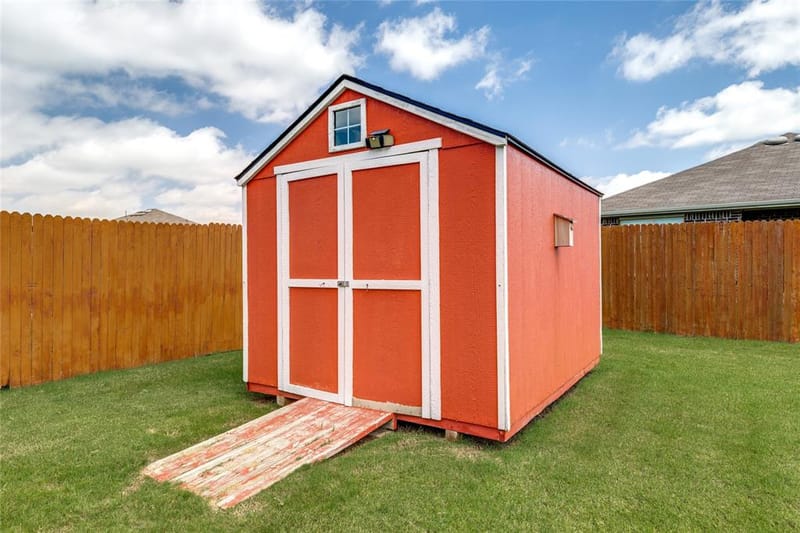 816 Ravenwood Lane, Van Alstyne TX 75495 - Photo 25