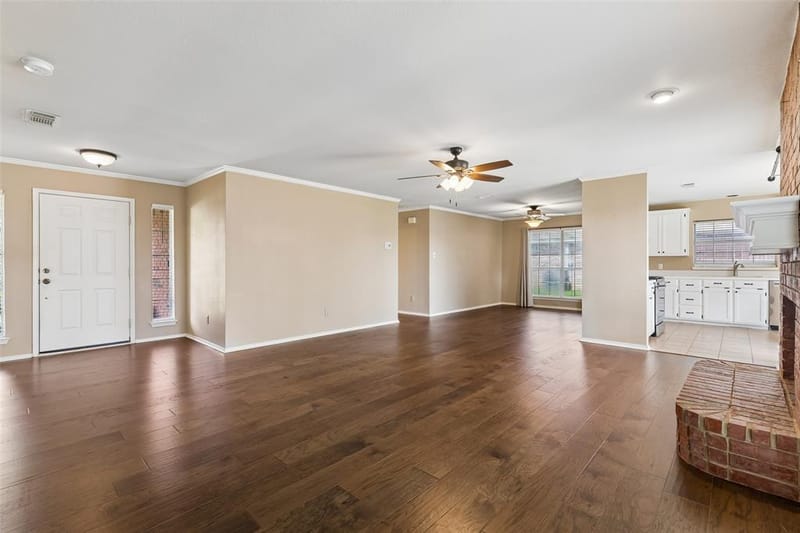 1549 Waterford Drive, Lewisville TX 75077 - Photo 6