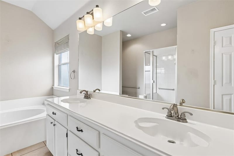1549 Waterford Drive, Lewisville TX 75077 - Photo 18