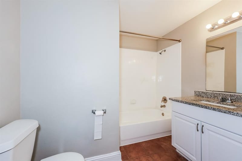 10522 Woodleaf Drive, Dallas TX 75227 - Photo 13