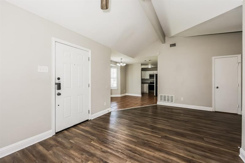 10522 Woodleaf Drive, Dallas TX 75227 - Photo 3