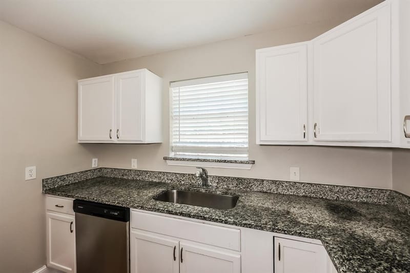 10522 Woodleaf Drive, Dallas TX 75227 - Photo 10