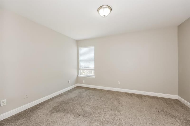 10522 Woodleaf Drive, Dallas TX 75227 - Photo 15