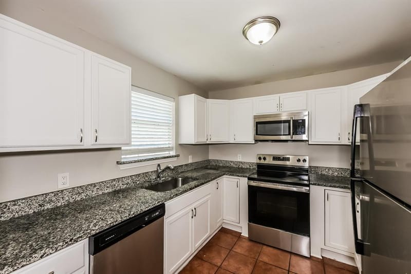 10522 Woodleaf Drive, Dallas TX 75227 - Photo 8