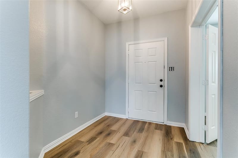 815 Creekside Drive, Little Elm TX 75068 - Photo 2