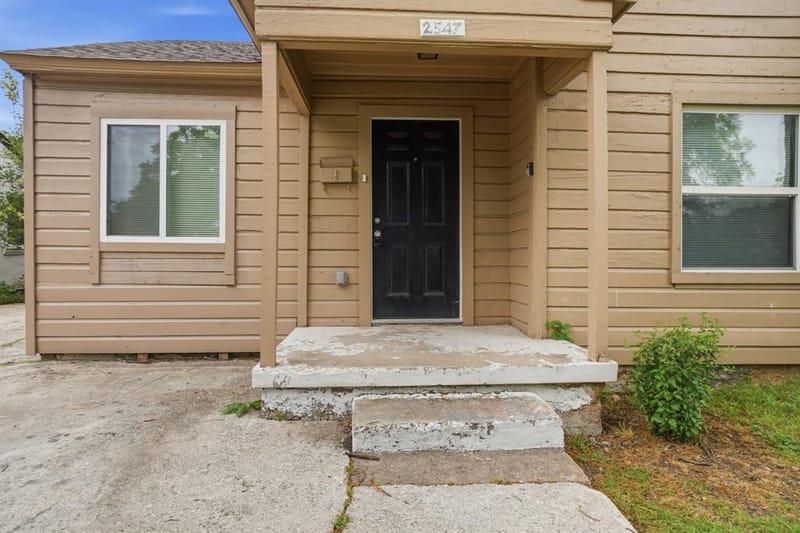 2547 Wilton Avenue, Dallas TX 75211 - Photo 4