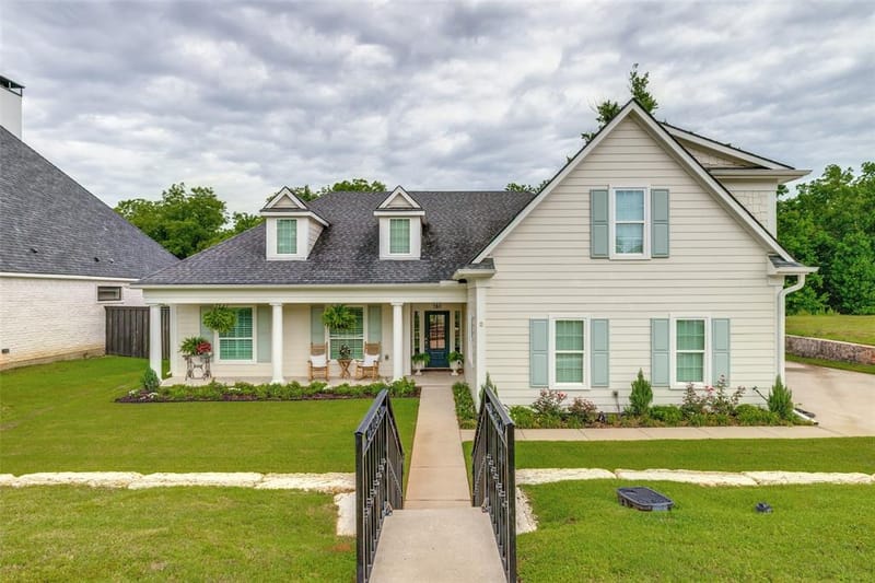 915 Waterloo Lake Drive, Denison TX 75020