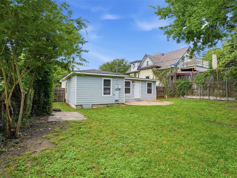 304 W Texas Street, Denison TX 75020 - Photo 23