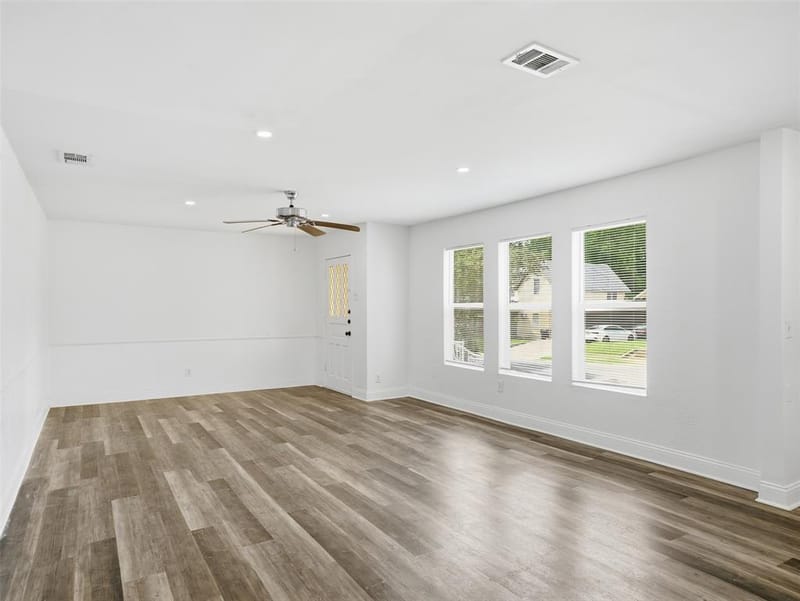 304 W Texas Street, Denison TX 75020 - Photo 6