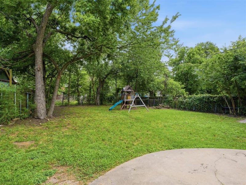 304 W Texas Street, Denison TX 75020 - Photo 26