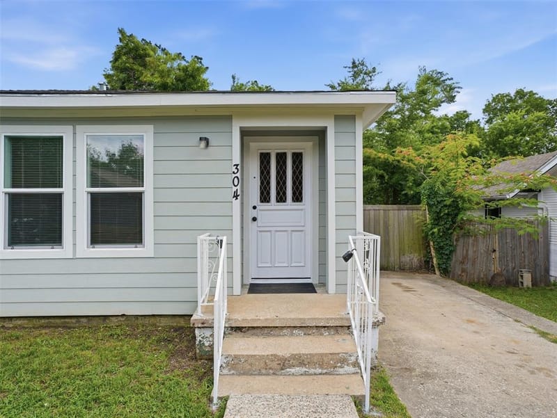 304 W Texas Street, Denison TX 75020 - Photo 3
