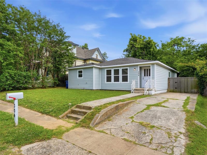 304 W Texas Street, Denison TX 75020