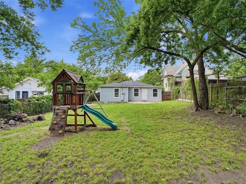 304 W Texas Street, Denison TX 75020 - Photo 24
