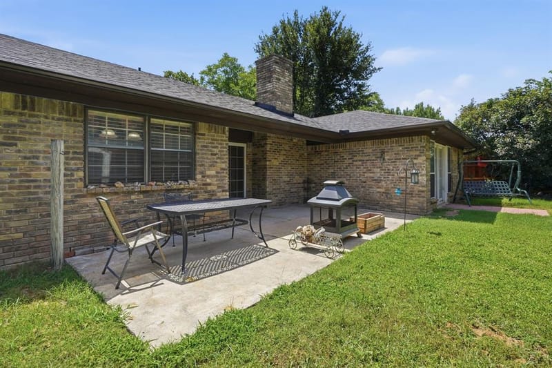 2202 Canyonwood Drive, Arlington TX 76012 - Photo 2