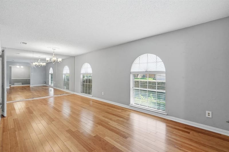 2202 Canyonwood Drive, Arlington TX 76012 - Photo 5
