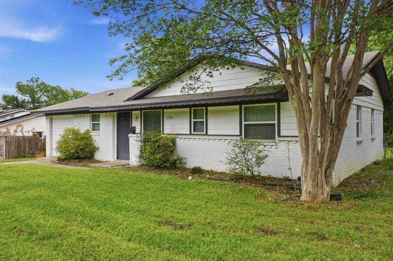 1724 Spring Lake Drive, Mesquite TX 75149 - Photo 2