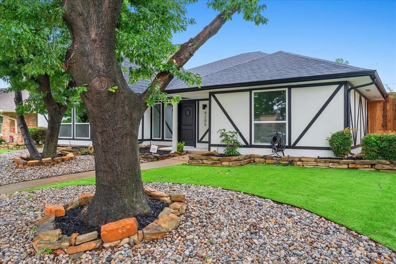 9205 Moss Farm Lane, Dallas TX 75243 - Photo 2