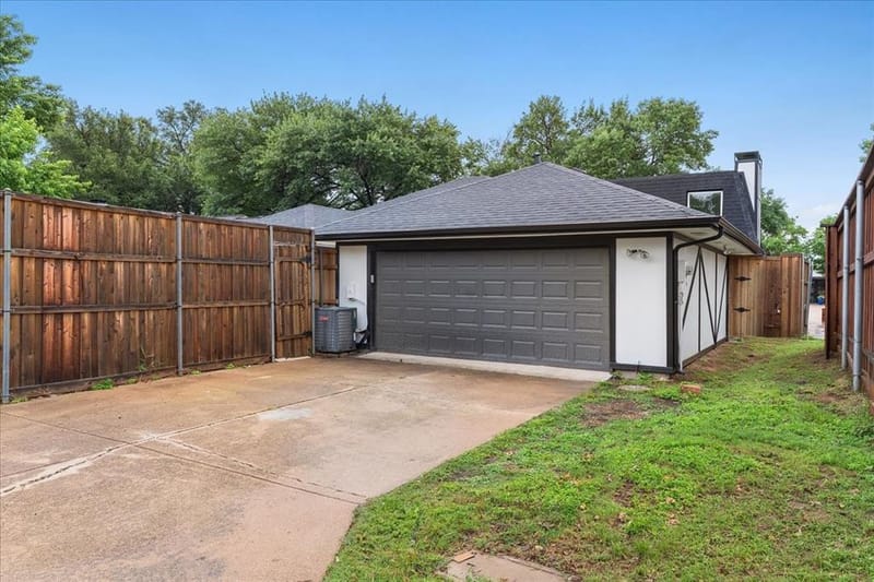 9205 Moss Farm Lane, Dallas TX 75243 - Photo 34