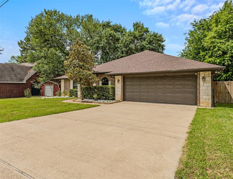 129 Donna Drive, Gun Barrel City TX 75156 - Photo 2