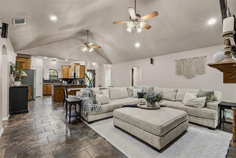 129 Donna Drive, Gun Barrel City TX 75156 - Photo 6