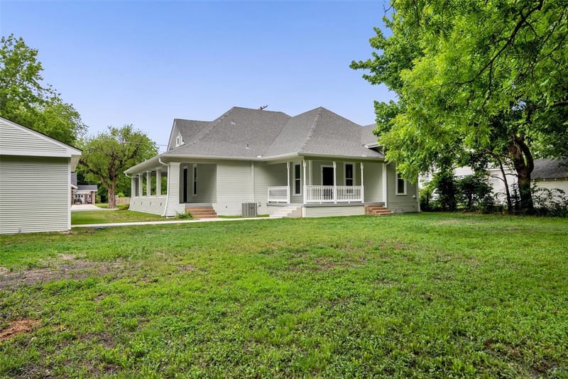 1219 S Travis Street, Sherman TX 75090 - Photo 25