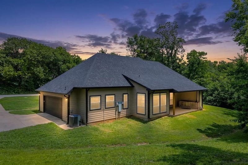 1028 W Day Street, Denison TX 75020 - Photo 24