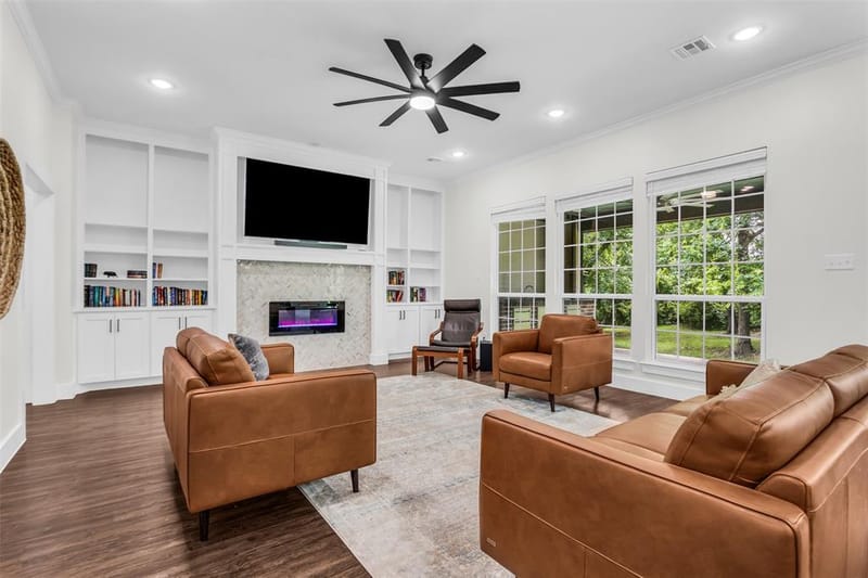 1028 W Day Street, Denison TX 75020 - Photo 8