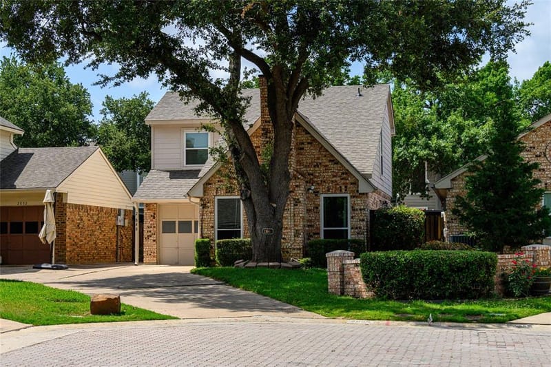 2848 Harbinger Lane, Dallas TX 75287 - Photo 2