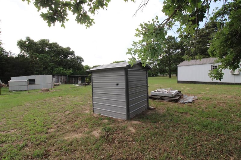 188 Private Road 8703, Ben Wheeler TX 75754 - Photo 16