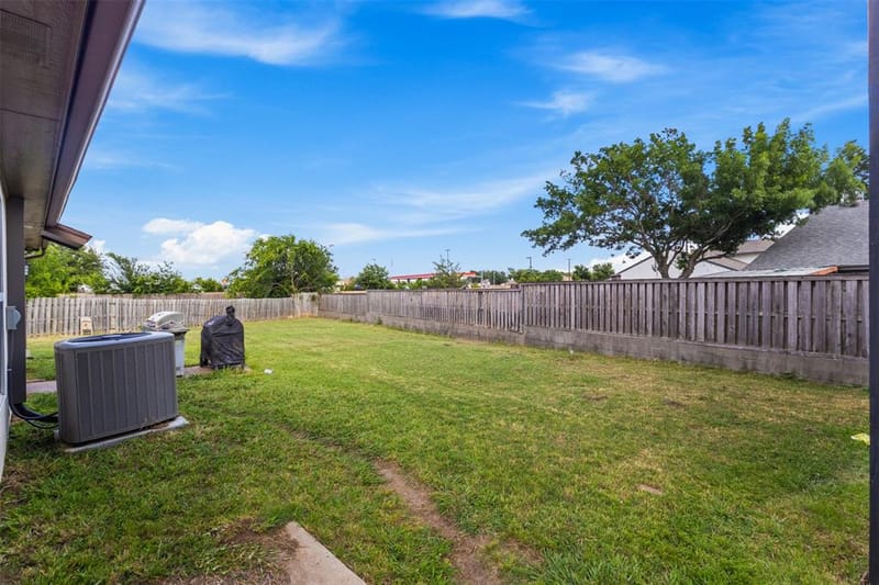 8800 Crestbrook Drive, Fort Worth TX 76179 - Photo 3