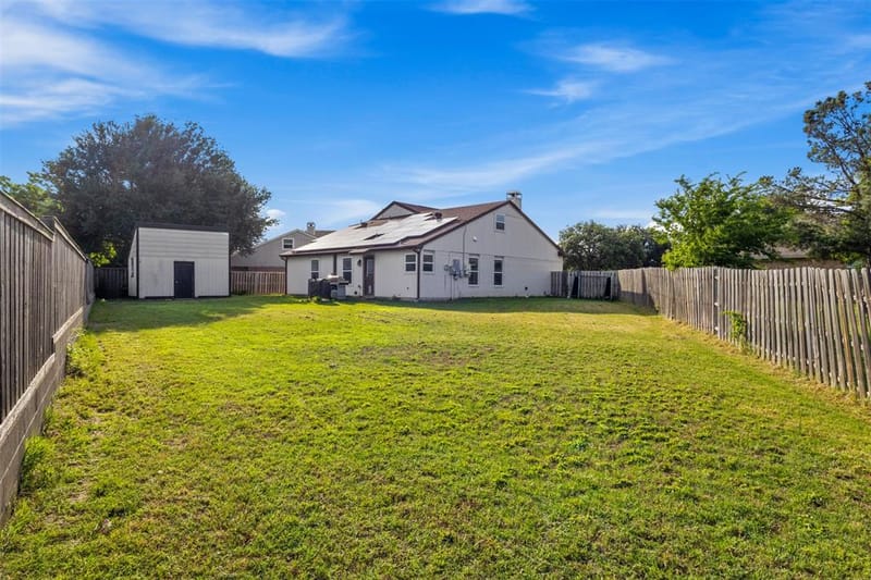 8800 Crestbrook Drive, Fort Worth TX 76179 - Photo 4
