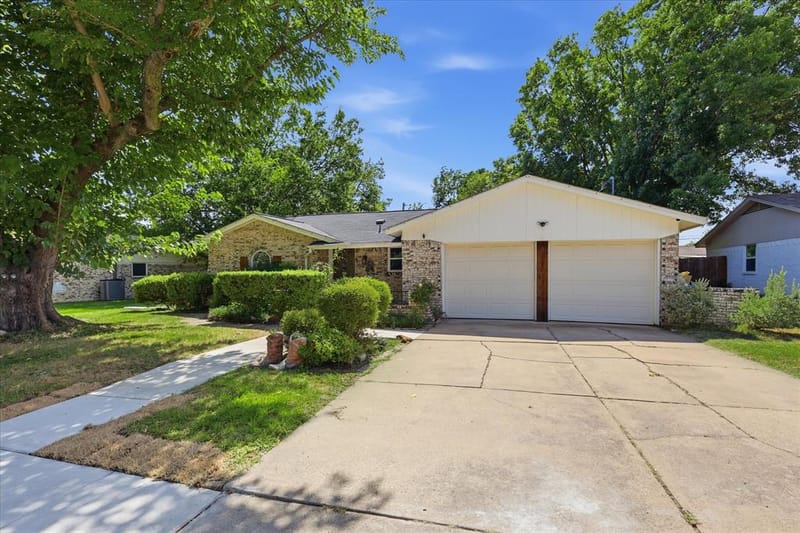6609 Emily Drive, Watauga TX 76148 - Photo 2