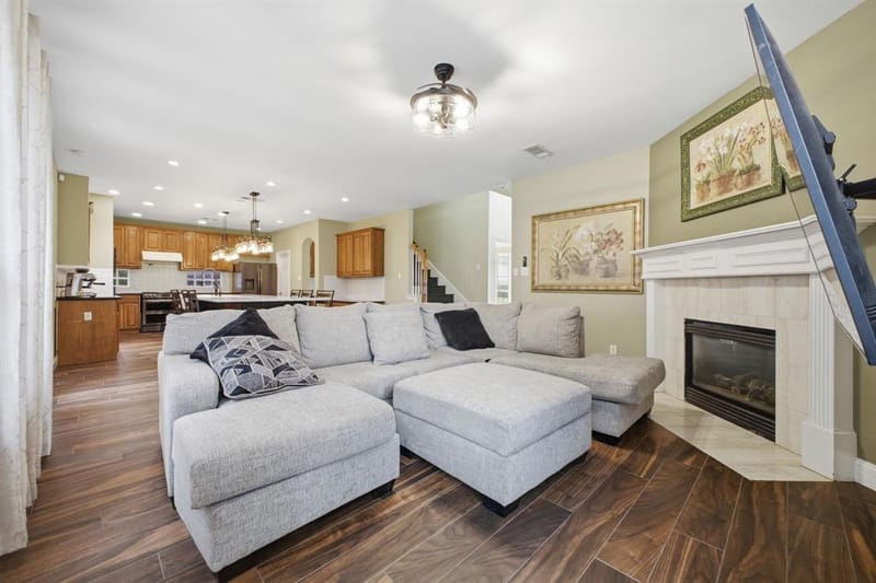 1605 Hawkins Court, Carrollton TX 75010 - Photo 6