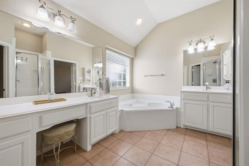 1605 Hawkins Court, Carrollton TX 75010 - Photo 22