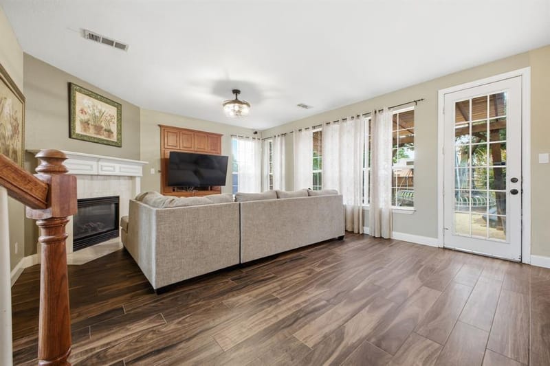 1605 Hawkins Court, Carrollton TX 75010 - Photo 5