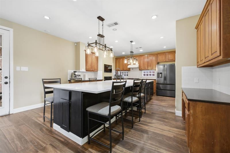 1605 Hawkins Court, Carrollton TX 75010 - Photo 8