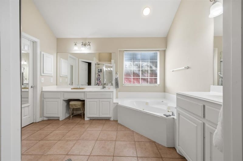 1605 Hawkins Court, Carrollton TX 75010 - Photo 21