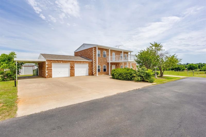 807 Caddo Road, Joshua TX 76058 - Photo 2