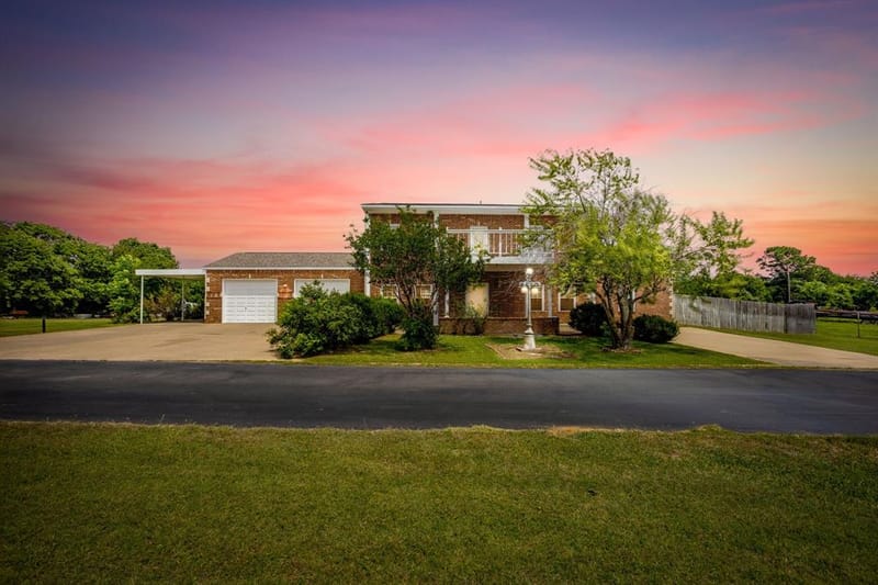 807 Caddo Road, Joshua TX 76058