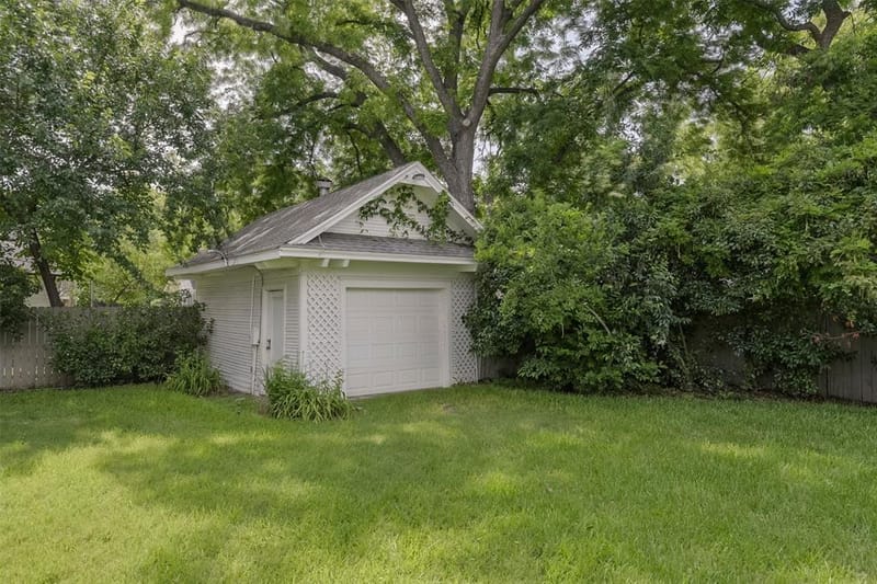 400 W Denton Street, Ennis TX 75119 - Photo 33