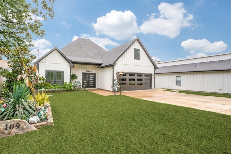 109 Autumn Wood Trail, Gun Barrel City TX 75156 - Photo 2